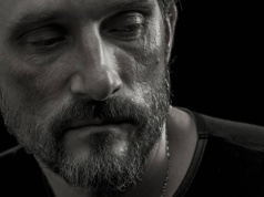 "Okazało się, że nie umiem się cieszyć". Są dwa momenty w życiu, kiedy jesteśmy najbardziej podatni na poważny kryzys