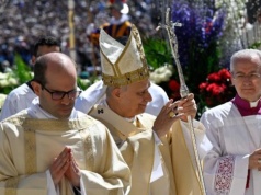 Papieskie orędzie Urbi et Orbi: nie możemy godzić sią na zło!