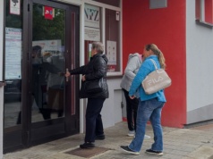 Wielkanoc, a ty chorujesz. Sprawdź, gdzie znajdziesz pomoc nawet w środku nocy