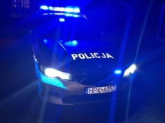 Senior nie wiedział, gdzie jest i jak ma wrócić do domu. Pomogli policjanci