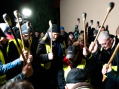 Iłża znów zabrzmiała rytmem barabanu. Nocna tradycja przyciągnęła tłumy mieszkańców