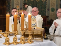 Bp Stułkowski na Wielkanoc: Miłość Zmartwychwstała niech będzie Waszym kompasem