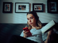 To, jak długo patrzysz w ekran, wcale nie jest najgorsze. Inny nawyk stanowi większy problem