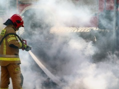 20 zastępów straży w akcji. Oława spowita dymem, dwa pożary jednocześnie