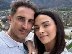 RZADKI WIDOK: W pełni naturalna Paulina Krupińska i Sebastian Karpiel-Bułecka biesiadują z dziećmi przy suto zastawionym stole (FOTO)