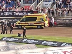 Żużel. To wyglądało fatalnie! Po tym karambolu lider trafił do szpitala (WIDEO)