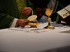 Kiedy podczas mszy św. celebrujemy zmartwychwstanie? 