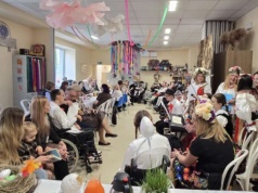 Wielkanocne spotkanie w Centrum Pomocy Dziecku Niepełnosprawnego i Jego Rodzinie. Były życzenia, występy i wyjątkowi goście