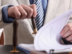 Ministerstwo likwiduje testamenty za 22 zł. Resort dostał wsparcie z Episkopatu Polski