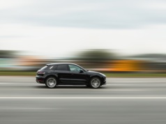 Czarna skrzynka w samochodzie – utrapienie czy szansa dla kierowcy?