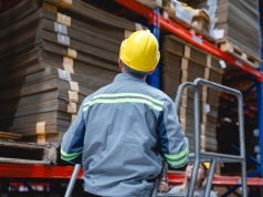 Praca po zawodówce za 16 tys. zł. Nie wymagają wykształcenia, ale konkretnych umiejętności