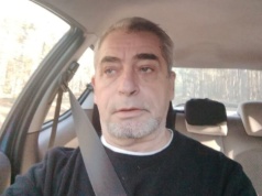 Poza tłumem. Po stronie rozumu