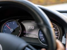 Nowe przepisy uderzają w kierowców. Jeden manewr może zakończyć jazdę