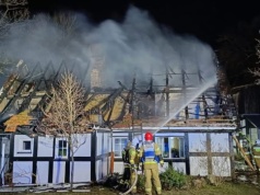 Dom zniszczony przez ogień w Swołowie. Dwie osoby poszkodowane