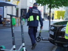 Straż miejska sprząta hulajnogi prywatnych firm. Koszty ponosi podatnik