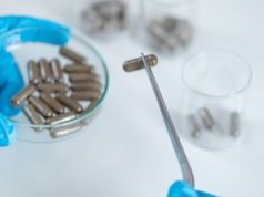 Polacy wyselekcjonowali „supermikrobiom”. Kapsułka ma zastąpić przeszczepy kału