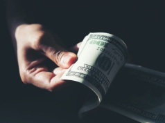 Zrozumieć współczesną politykę Kremla. Korupcja to jeden z kluczy