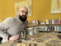 Damian Kruczkowski zbiera ludzkie historie. Dwa pudełka pełne przeszłości