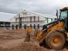 Budowa obory w 2026. Jakie dotacje i ile można dostać?