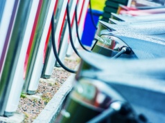Wzrosła ilość ładowarek pojazdów elektrycznych przy trasach szybkiego ruchu