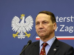 Orban zwołał radę obrony ws. gazociągu. Wymowny komentarz Sikorskiego