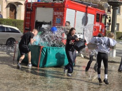Lany poniedziałek dla morsów. Dobromierz i Olszany nie poddały się pogodzie!
