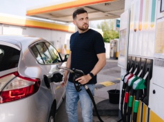 KE wzywa do oszczędzania paliw, w Polsce i w Europie prawie nikt się tym nie przejmuje. Na razie