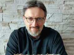 Wiesława Myśliwskiego nie tylko się czyta - jego się po prostu czuje