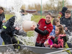 W Trzebieży rozegrała się tradycyjna wodna bitwa