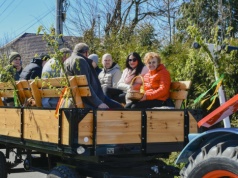 Wielkanocna procesja konna w Zawadzie Książęcej przeszła polami trójwsi