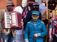 W lany poniedziałek mieszkańców poznańskiej Ławicy odwiedzają Żandary