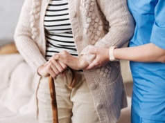 Wielki przekręt na opiekunkach. Firma ukryła przed skarbówką ponad 18 milionów złotych