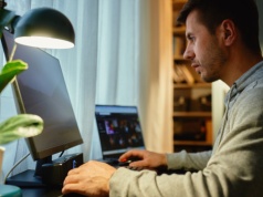 AI zmienia zasady gry. Freelancerzy podzieleni jak nigdy wcześniej