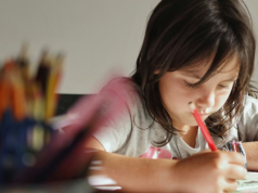 Dzieci w szkole nie uczą się angielskiego. 8 lat nauki, a dziecko mówi jak tłumacz Google