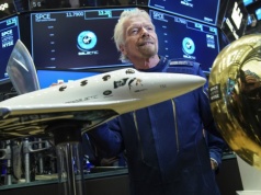 Kto poleci w kosmos? Virgin Galactic wraca z biletami dla turystów