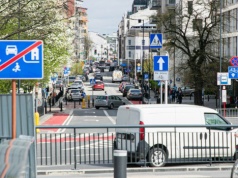 Przeoczysz ten znak i zapłacisz nawet 1500 zł kary. Kierowcy wpadają w tę pułapkę jeden po drugim