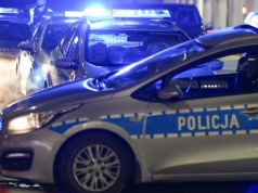 Wjechał w budynek stacji paliw i uciekł. Trwa obława