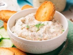 Zamiast makreli dodaję inną rybę. Po takim śniadaniu długo nie czuję głodu