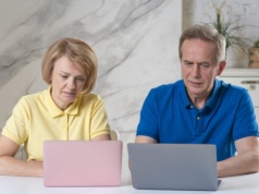 Czy trzeba zgłaszać przelew do współmałżonka? Fiskus rozwiewa wątpliwości