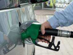 Polacy wypowiedzieli się o cenach paliw. Większość chce konkretnego rozwiązania