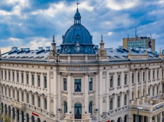 Ma paryski klimat i jest perełką Lublina. Nie zawsze był tu hotel