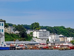 Handel w niedzielę wraca do miast nad morzem