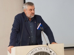 Bez ideologii, z planem dla wsi. Ardanowski uruchamia „Polski Chleb”