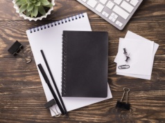 Najlepsze materiały i formaty notesów reklamowych dla firm
