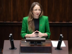 Jawność wynagrodzeń w Polsce: Nowe przepisy wejdą w życie później. Firmy zyskają cenny czas