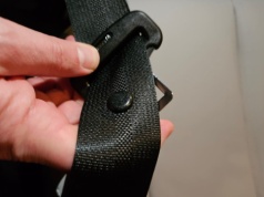 Mały guzik na pasie bezpieczeństwa. Kierowcy go ignorują, a robi ogromną różnicę