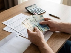 Miliony Polaków muszą głębiej sięgać do portfela. Sytuacja może się pogarszać