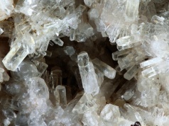 Jak się jony dociśnie, to zawsze będą zeznawać. Chemicy o unikatowych badaniach kalcytu