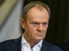 Tusk podgryza Kaczyńskiego i Nawrockiego. Wzmianka o Putinie jak kamień w bucie