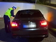 Driftował BMW na oczach policjantów. Stracił prawo jazdy